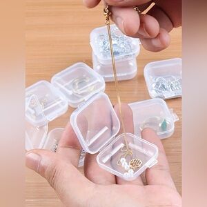 100 Packs Of Clear Plastic Beads & Jewelry Storage Box